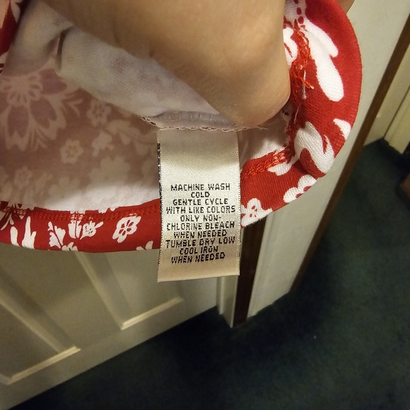 Rebecca Malone Red and White Floral Tee - 2X - Picture 5 of 5